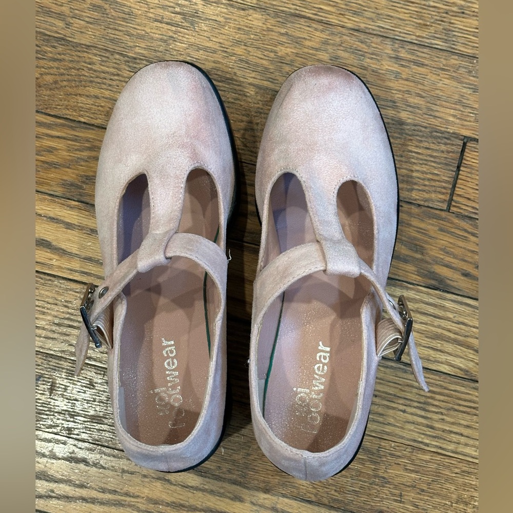 Koi Footwear Soft Pink Chunky Mary Jane Shoes with Adjustable Straps Size 38 = 7